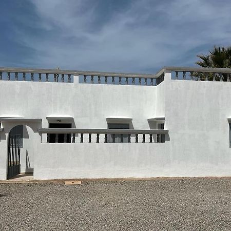 Beachside Bliss: Cozy Surf Villa Mirleft Kültér fotó